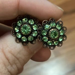 Vintage art deco green flower clip-on earrings